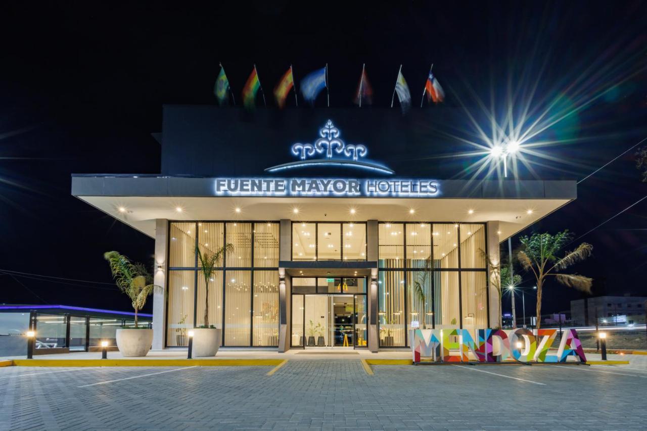 Fuente Mayor Hotel Terminal Mendoza Bagian luar foto