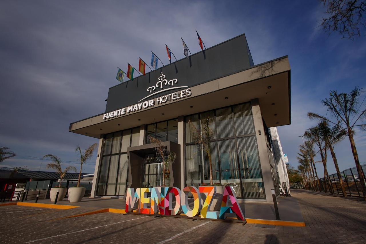 Fuente Mayor Hotel Terminal Mendoza Bagian luar foto